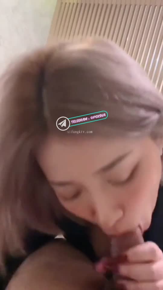cwe cantik bondol suka banget kalo dikasih eskrim – { Full durasi }
