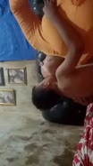 Ibu baju oren