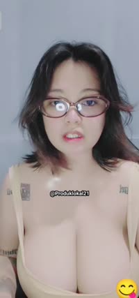 Tante Yeyen tobrut becek