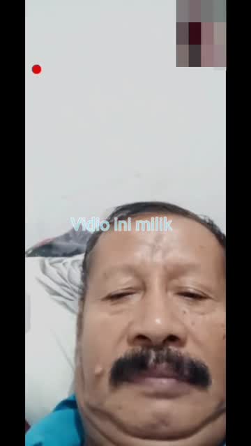Pak kumis malu2 mau