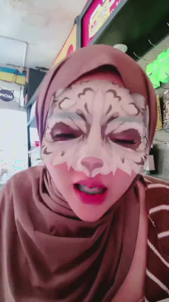 Suci Hijab Penjaga warungNekat Ngemut DiTrmpt sambil Pamer aaset