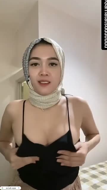 Tante cantik pegawai bank buka baju mantab