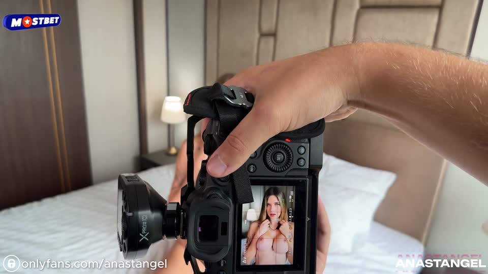 Hot Big-boobed Model Fucks with Photographer for Content for Her Onlyfans