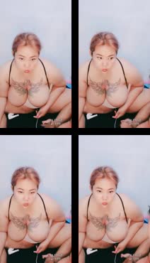 Semangka ama melon kalo digado jadinya ya kek gini. Tumpah tumpaahh