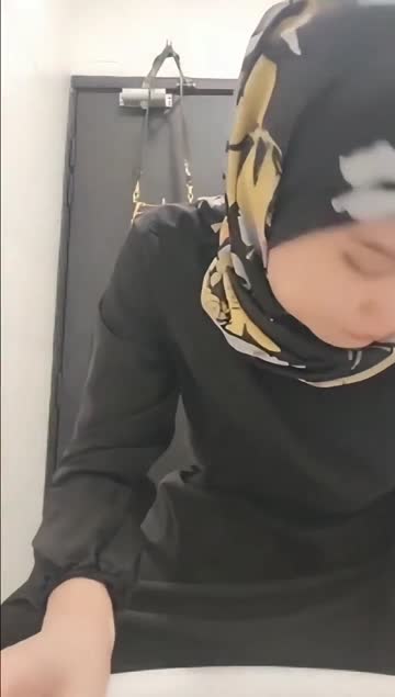 Hijab pamer aset