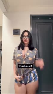pentil nya keliatan njir