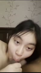 Gadis Berkacamata Suka Totong