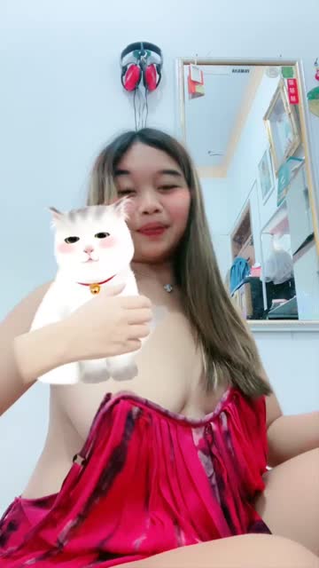 Raisaa : Ehh, ehh melorot sayangg. Kok item banget sih bebb