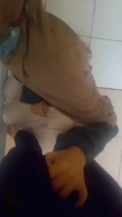 Jilbab malu malu ngemut