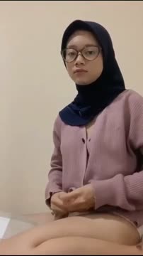ukhty abg kaca mata cantik lagi belajar cara wot