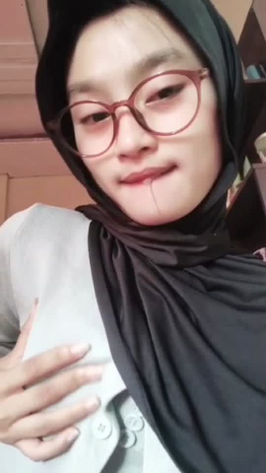 Bokep Indo dinnaputri (3)