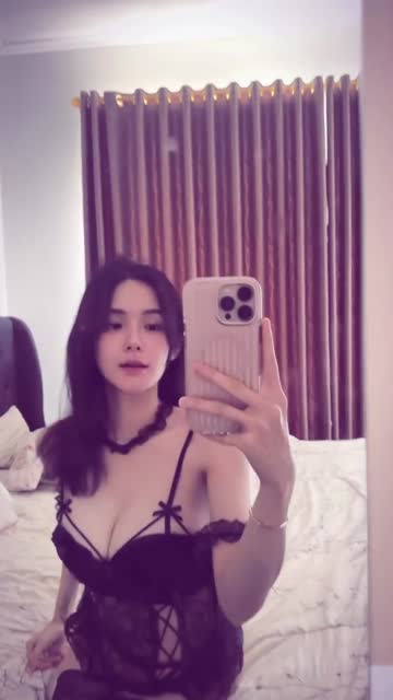 Adriana Suci Pamer meki