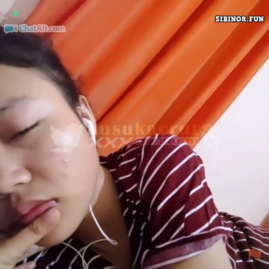 Bokep Ome Pamer Susu Bening
