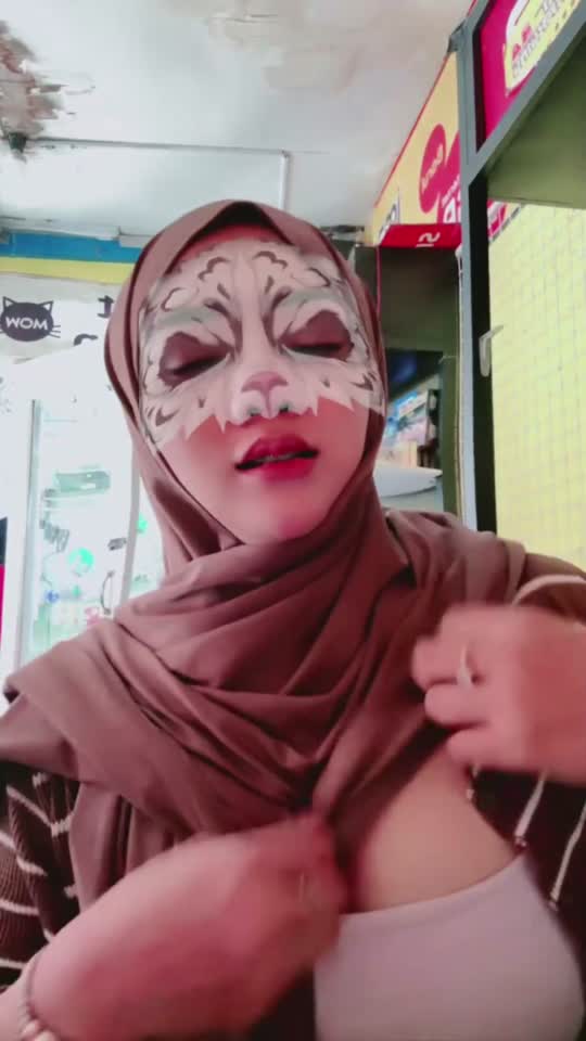 Bokep Indo JilbabPenjagaTokoTampilEksibDM