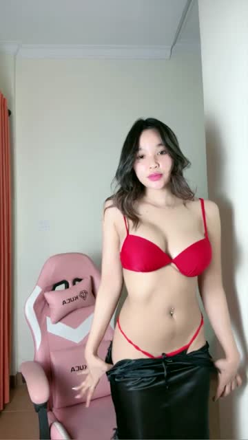 Adenia Dance Jiplak Mutiara Kembar