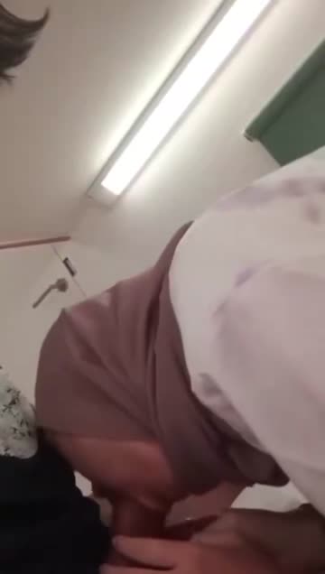 maunya di muka aja