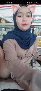 Bokep Indo Hijabers_disuruh_jaga_warung_malah_live_pamer_Memek