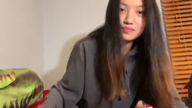 Little liliana sepong kontol gede sampe crot banyak