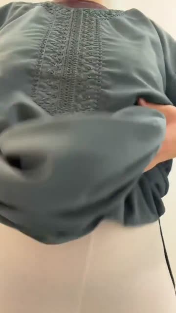 tobrut banget baju abu