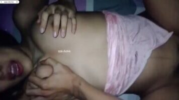 Desahan Maut Cewek Tobrut Nurut Cubit Uting