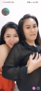 Chika saling remas buah dada dgn temen