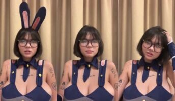 Cindy Berli Tobrut Idola Cosplay Kelinci Imut Kacamata Instagram