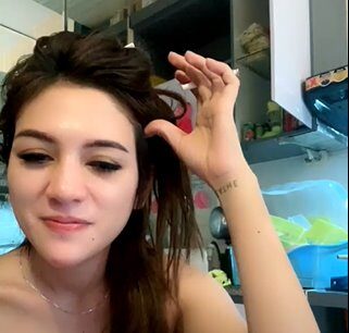 Kak Mozara Telanjang Bulat Live Mandi