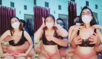 Remas Nenen Adek Maya Cakep Berkacamata Berujung Omek