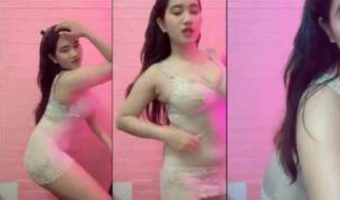 Si Cantik EBOT Busana Transparan Bikin Halu