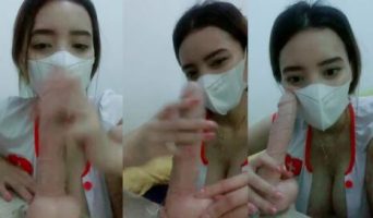UrBaby Costum Suster Play Dildo Ngangkang Omek Dong?