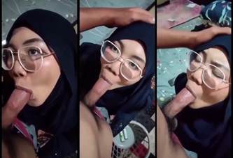 Abg Jilbab Kacamata Cantik Nyepong Crott Dimulut
