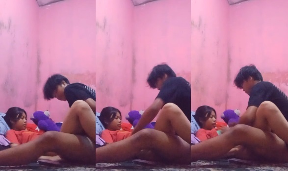Indo – Gadis Muda Ngewe Dirumah Sama Pacar Yang Lebih Tua