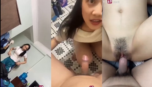 Bokepindo – Cewek Michat Masih Muda Direkam Sama Om Disepong di Kamar Mandi