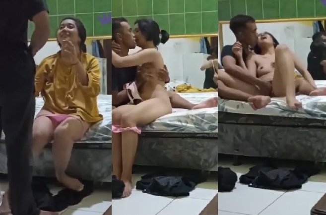 Bujangan Lapuk Gugup Pertama Kali Nyentuh Cewek