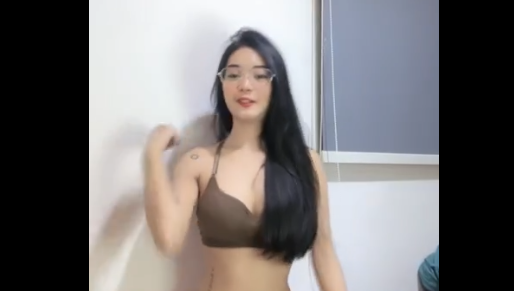 Adel Host Cantik Tatoan Show Live Colmek Mastrubasi