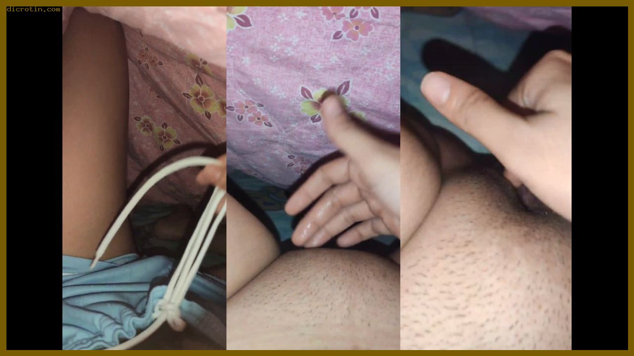 Binor Seksi Masturbasi Di Dalam Selimut