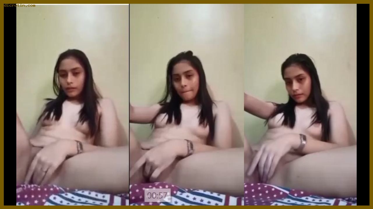 Cewe Cantik Blasteran India Masturbasi Kesepian