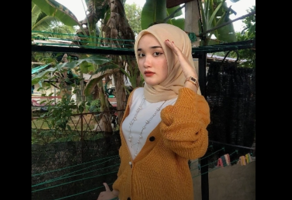 Cewek Jilbab Cantik Bugil Ngajak Selingkuh Suami Orang