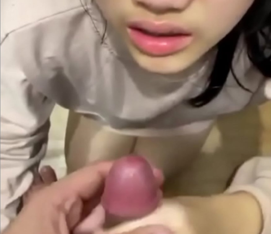 Di Spongin Mahasiswi Bandung Imut Sampai Crot