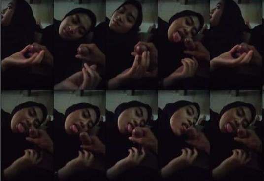 Dinda Jilbab Jago Sepong Pacar