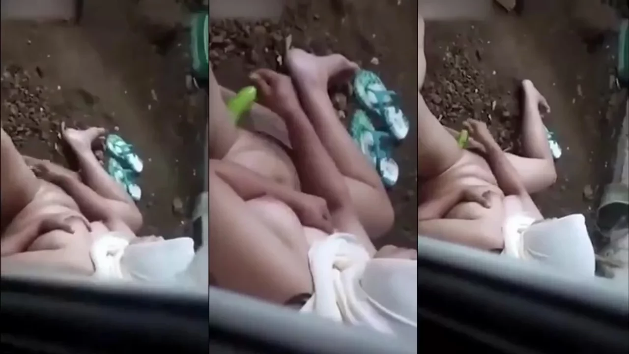 Indo Ngintip Ukhti Lagi Colmek Pakai Timun