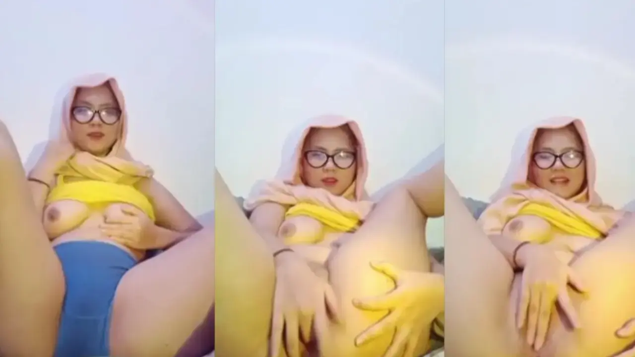 jilbab kaca mata cantik omek muncrat