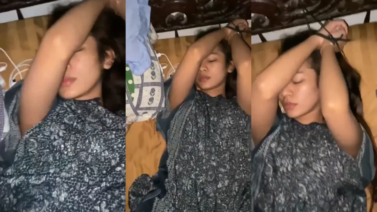 Bokep_Terbaru_-_Jam_2_Lagi_Enak_Tidur_Malah_Dimasukin