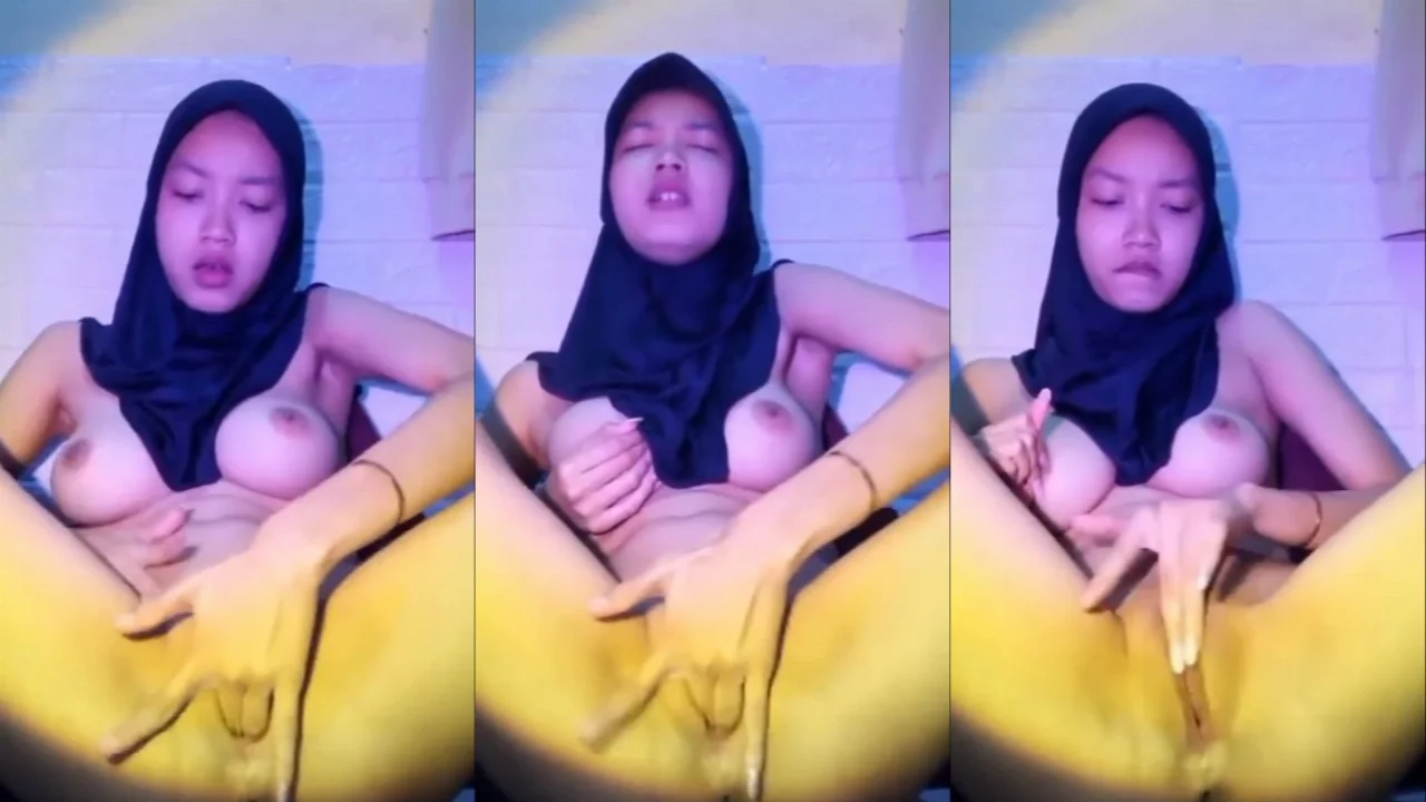 Ukhti Jilbab Hitam Sange Colmek Mendesah Keenakan