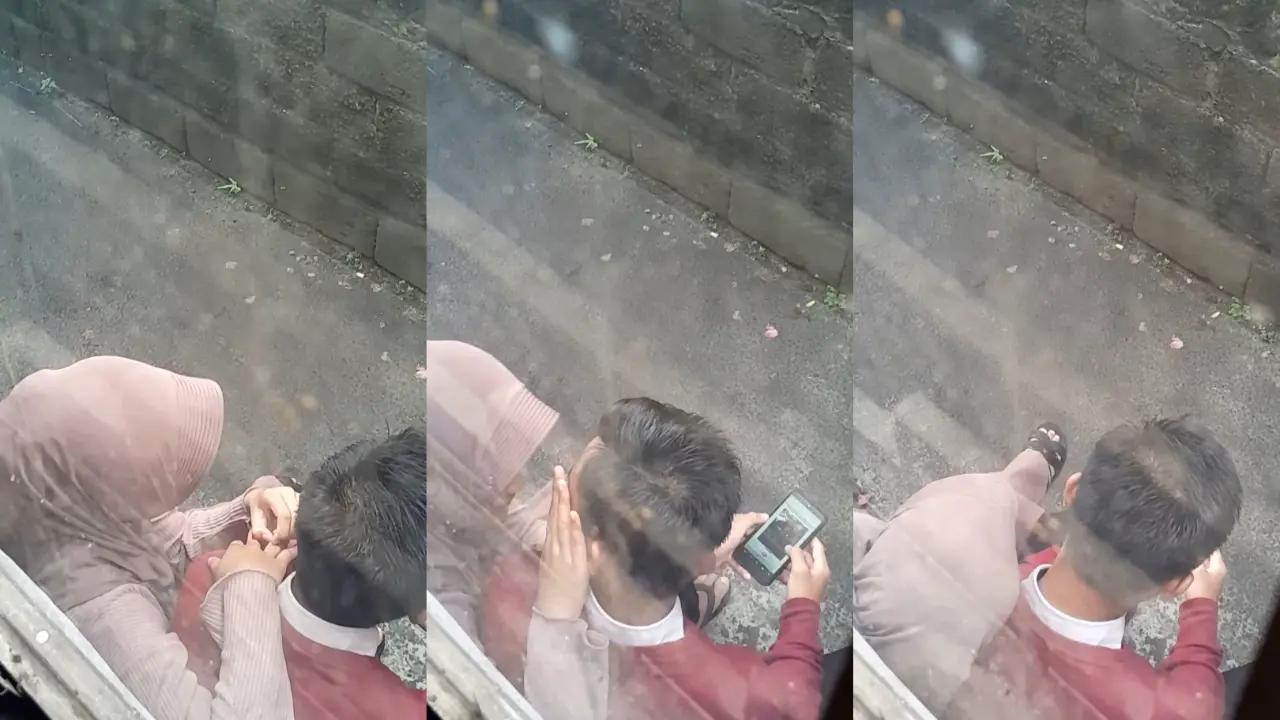 Cewek nya hyper banget sampek nyepong crot dimulut