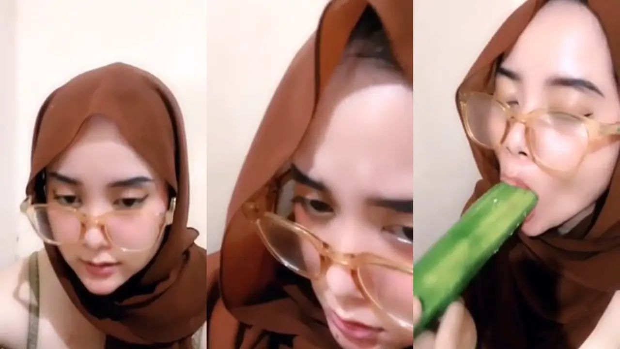 Hijab sange dengan timun