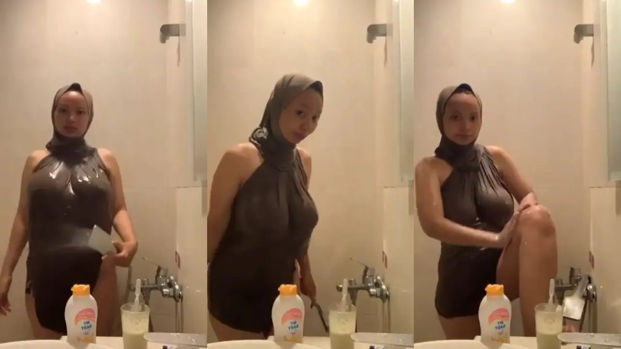 jilbab lagi mandi