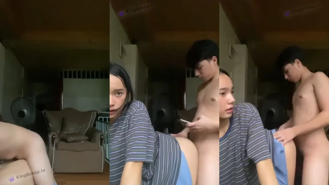 Mumpung rumah lagi sepi,,,manja bareng pacar di rumah
