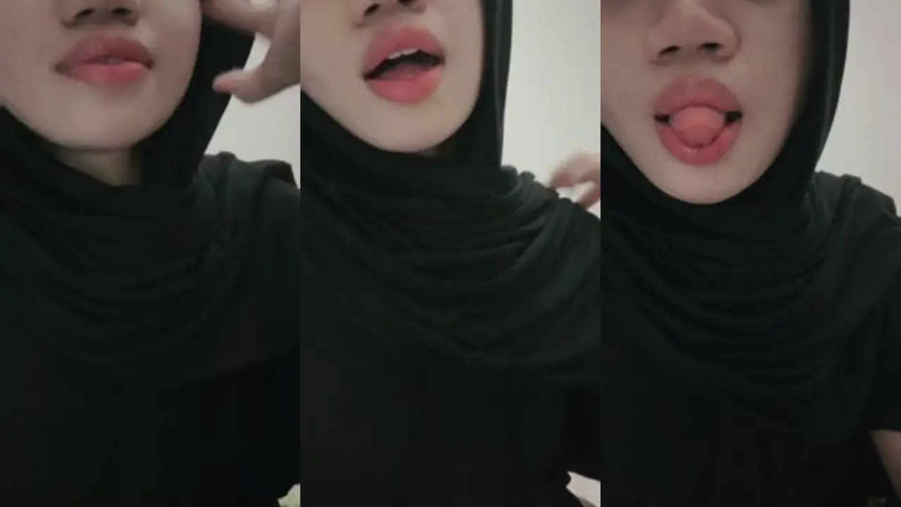 Wanita hijab nenen pink