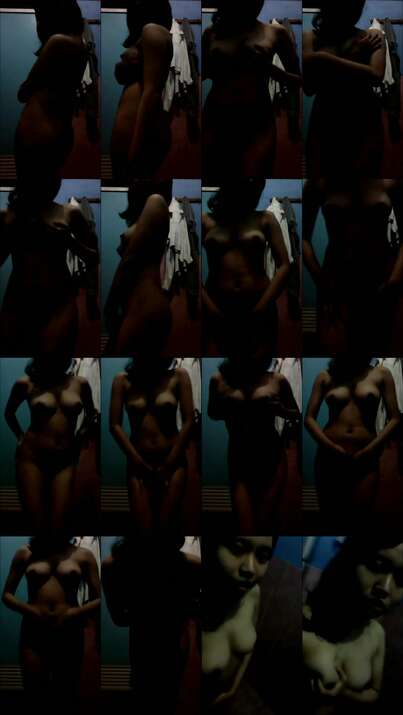 Ilyani Show Di Kamar Mandi